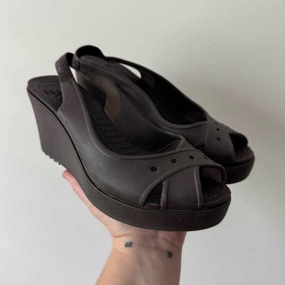Crocs Farrah Wedge Heels Brown Size 7 - Picture 1 of 11